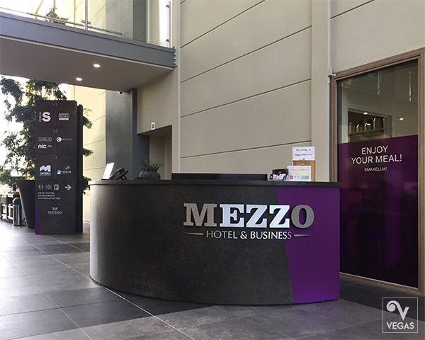 Sign & Display realisation: Mezzo hotel - lettres en relief