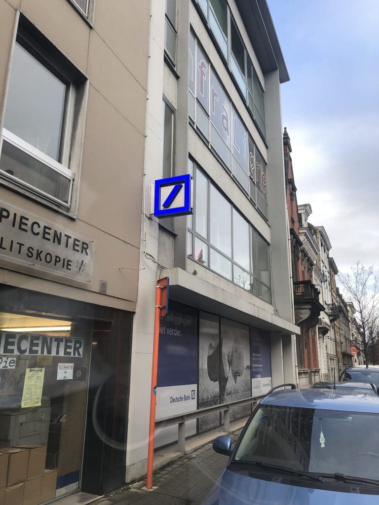 Deutsche Bank - Dubbelzijdige lichtreclame - ontwerp