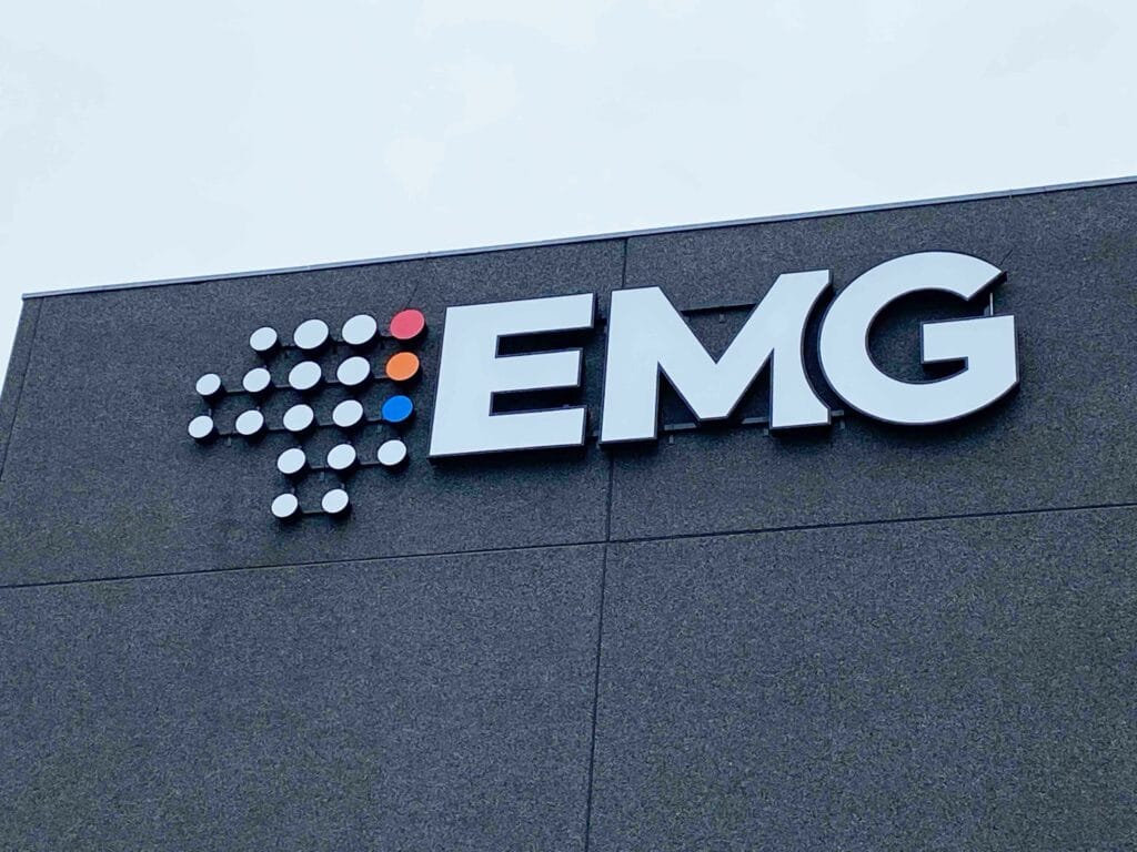 EMG - doosletters verlicht - buitensignalisatie